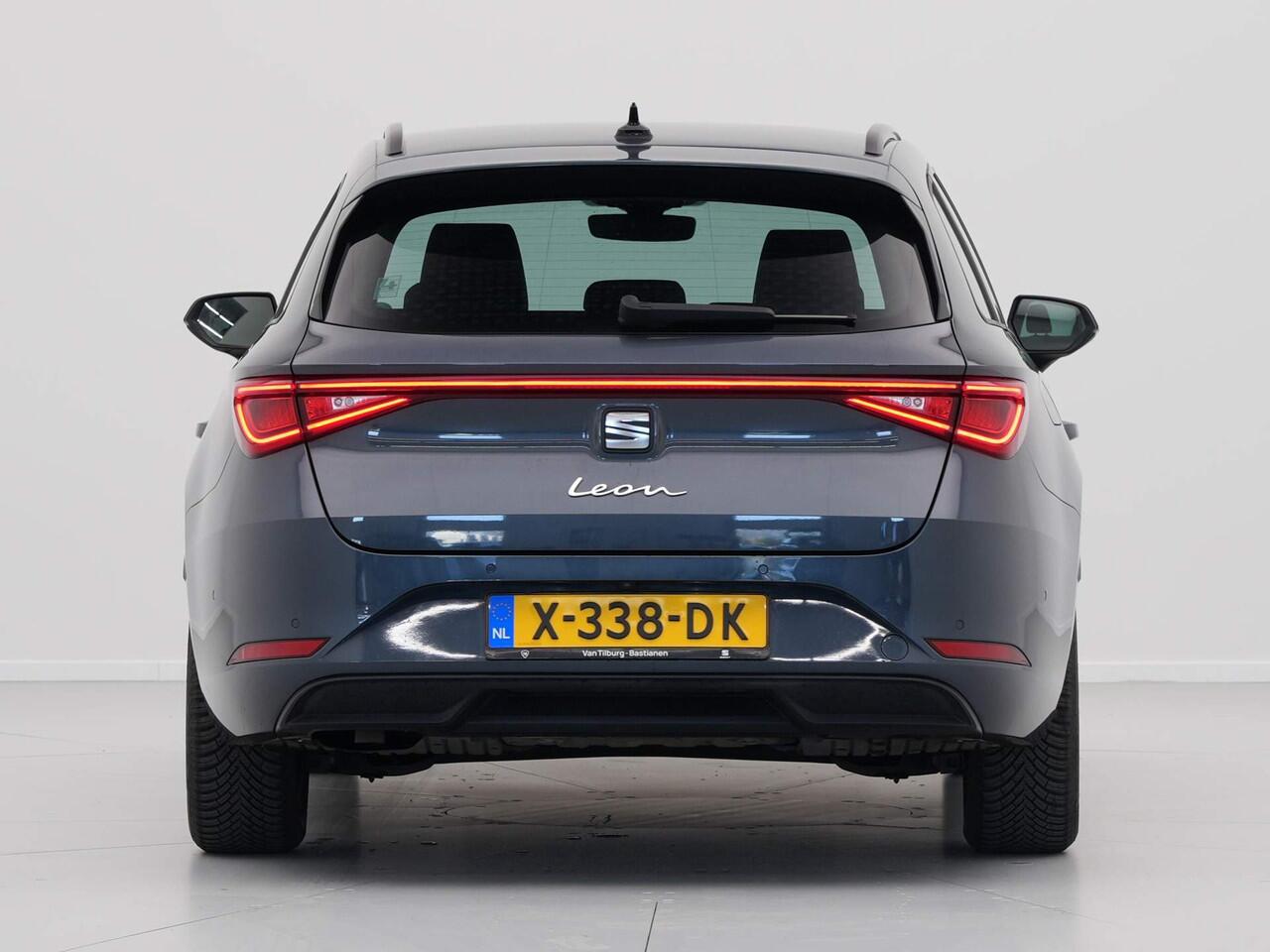 Seat LEON Sportstourer 1.0 eTSI 110pk DSG Style Business Intense Navigatie Wegkl. trekhaak Camera Acc Parkassist 35