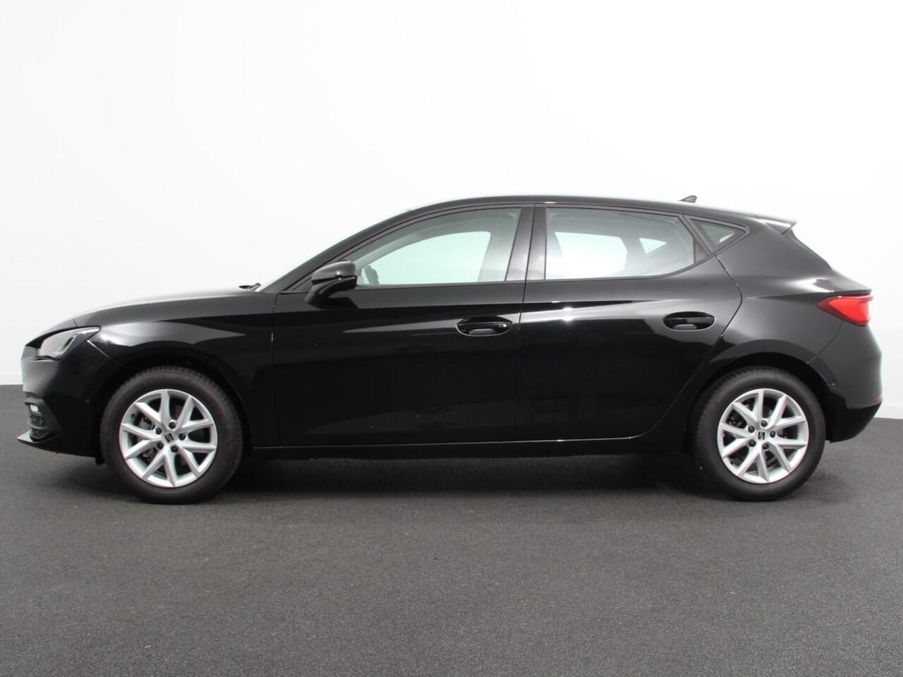 Seat LEON 1.0 eTSI 110pk DSG Style | Navigatie | Apple Carplay/ Android Auto | Camera | Parkeersensoren | Stoel- en stuurverwarming | Cruise Control | Virtual Cockpit | Climate Control | Lichtmetalen Velgen