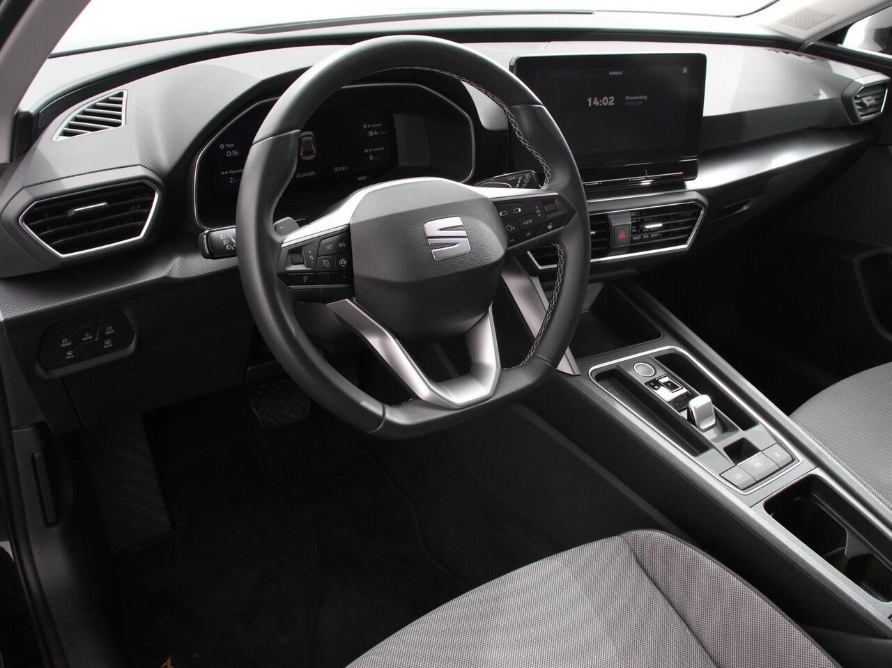 Seat LEON 1.0 eTSI 110pk DSG Style Navigatie Apple Carplay/ Android Auto Camera Parkeersensoren Stoel- en stuurverwarming Cruise Control Virtual Cockpit Climate Control