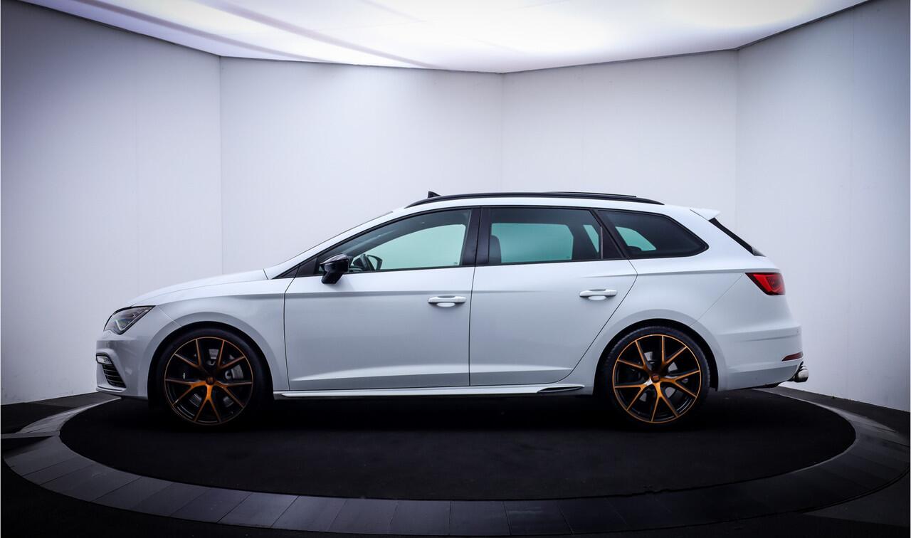 Seat LEON ST 2.0T 300Pk 4DRIVE CUPRA PANO | LEDER | DCC | VIRTUAL | CAMERA | CARPLAY | MILLTEK | ACC | STOELVERW | LMV 19''