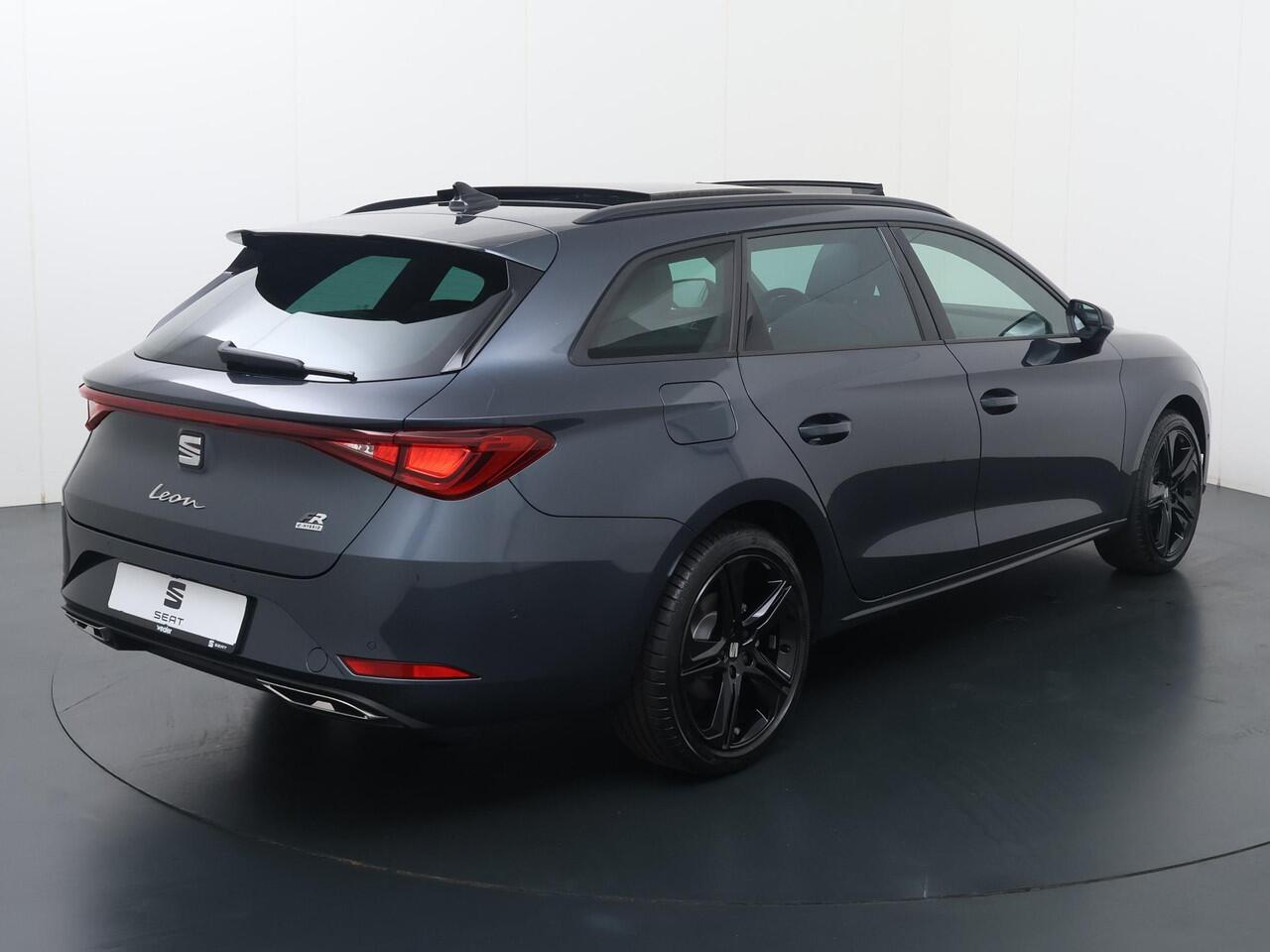 Seat LEON Sportstourer FR Business 1.5 TSI eHybrid 150kW / 204pk DSG | Black Pack | Panoramadak | LED Matrix |