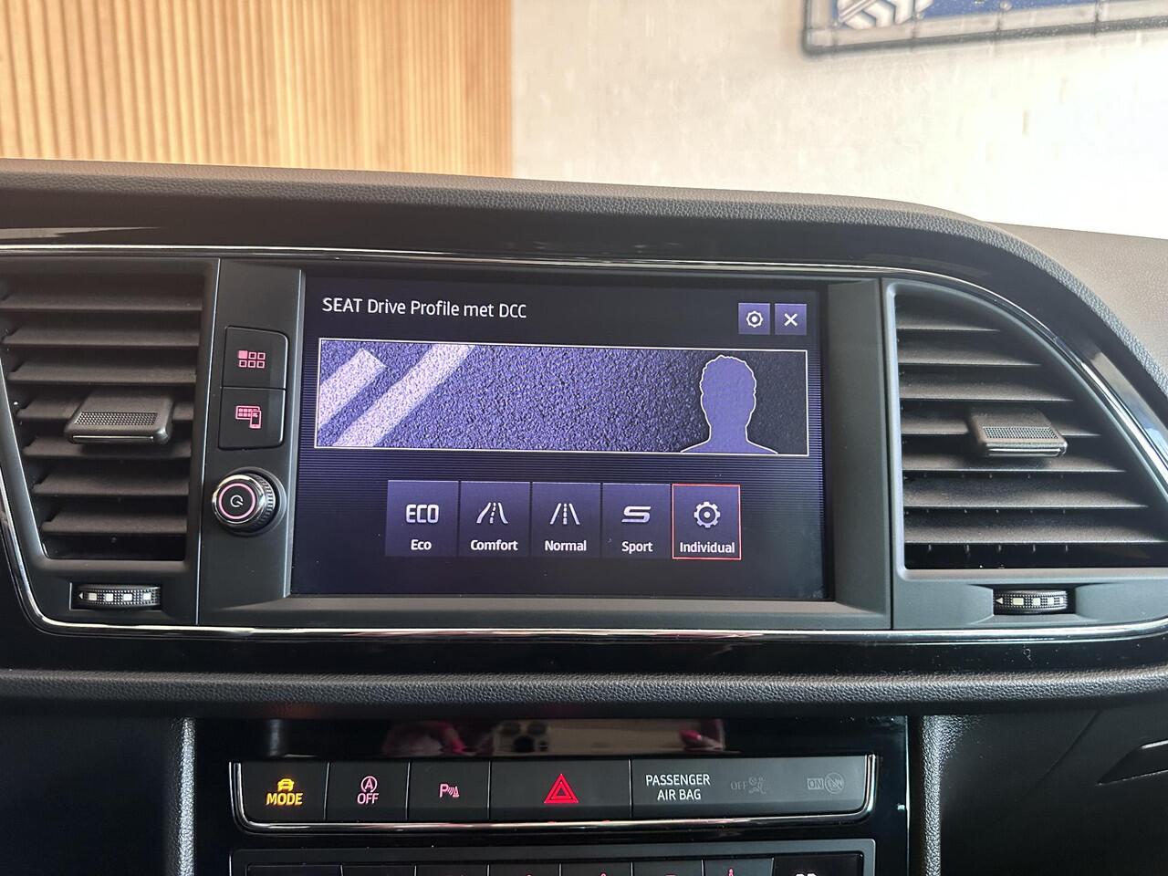 Seat LEON 1.5 TSI FR Ultimate Edition Black Pano | Digital 1.5 TSI FR Ultimate Edition Black