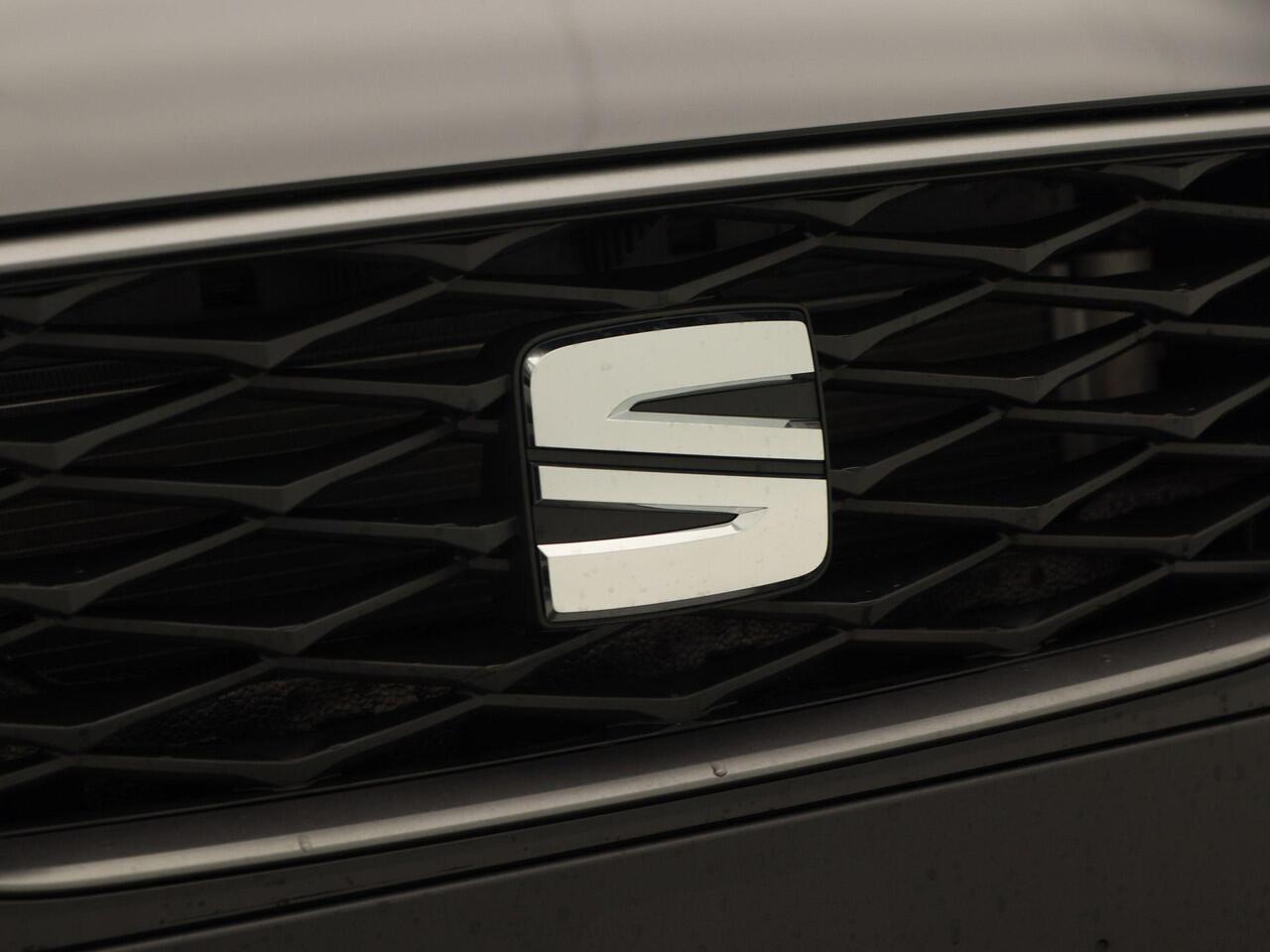 Seat LEON Sportstourer FR Business 1.5 TSI eHybrid PHEV 204pk | Trekhaak | Adaptive cruise control | Black pack | Achteruitrijcamera