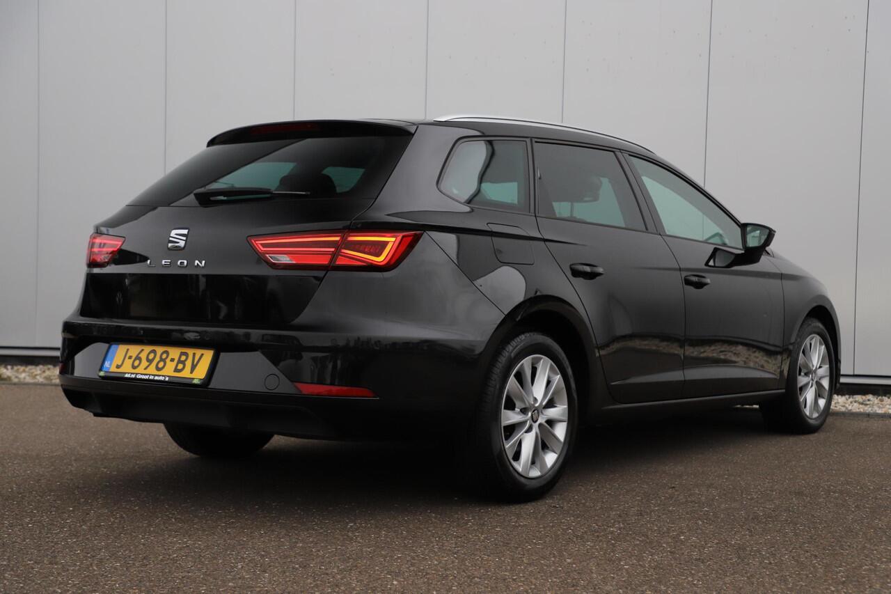 Seat LEON ST 1.0 TSI Style Ultimate Edition Virtual Cockpit Full LED Beats Audio Navigatie Achteruitrijcamera Carplay Android Clima Stoelverwarming Cruise Control Lane Assist