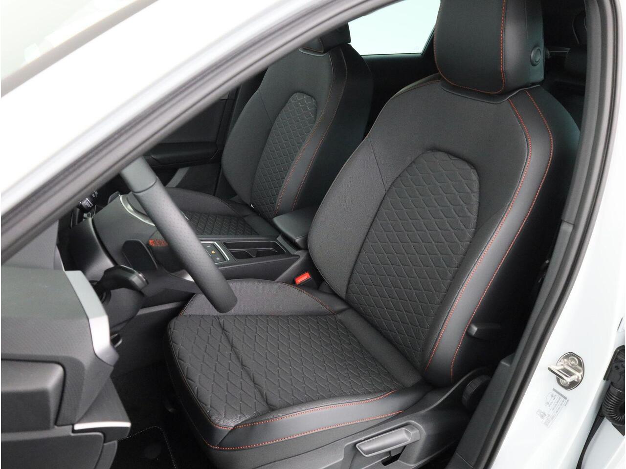 Seat LEON Sportstourer FR Business 1.5 TSI eHybrid 150 kW / 204 pk |