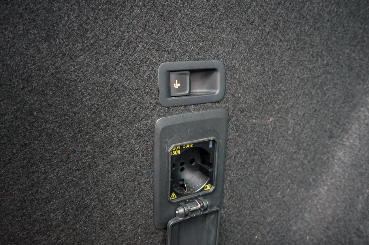 Seat LEON Sportstourer 1.5 eTSI FR Launch Edition