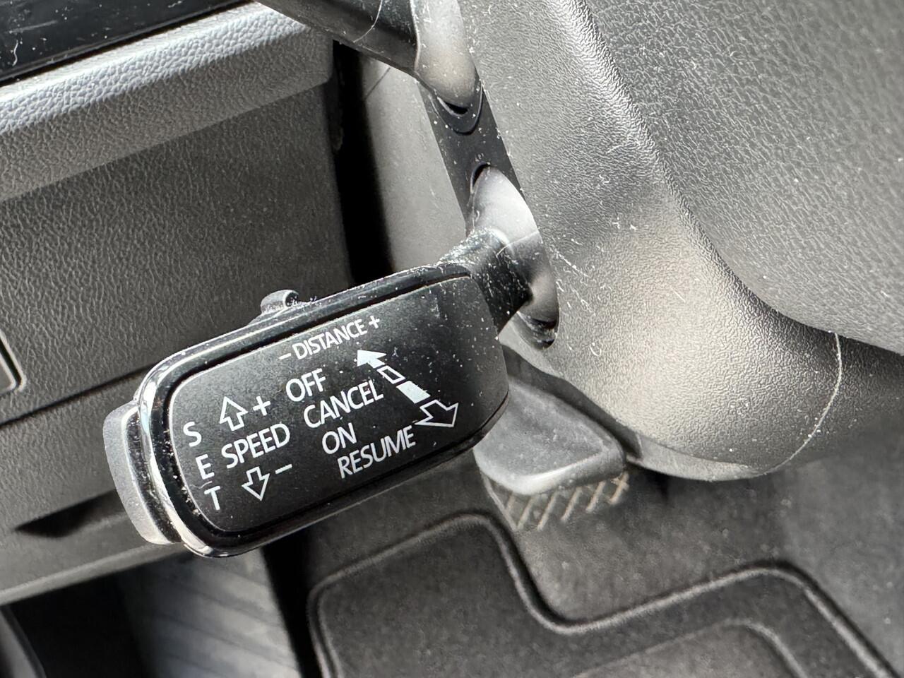 Seat LEON 1.5 TSI 150pk DSG FR Ultimate Edition Stoelverwarming LED Koplampen Virtual Cockpit BEATS Audio