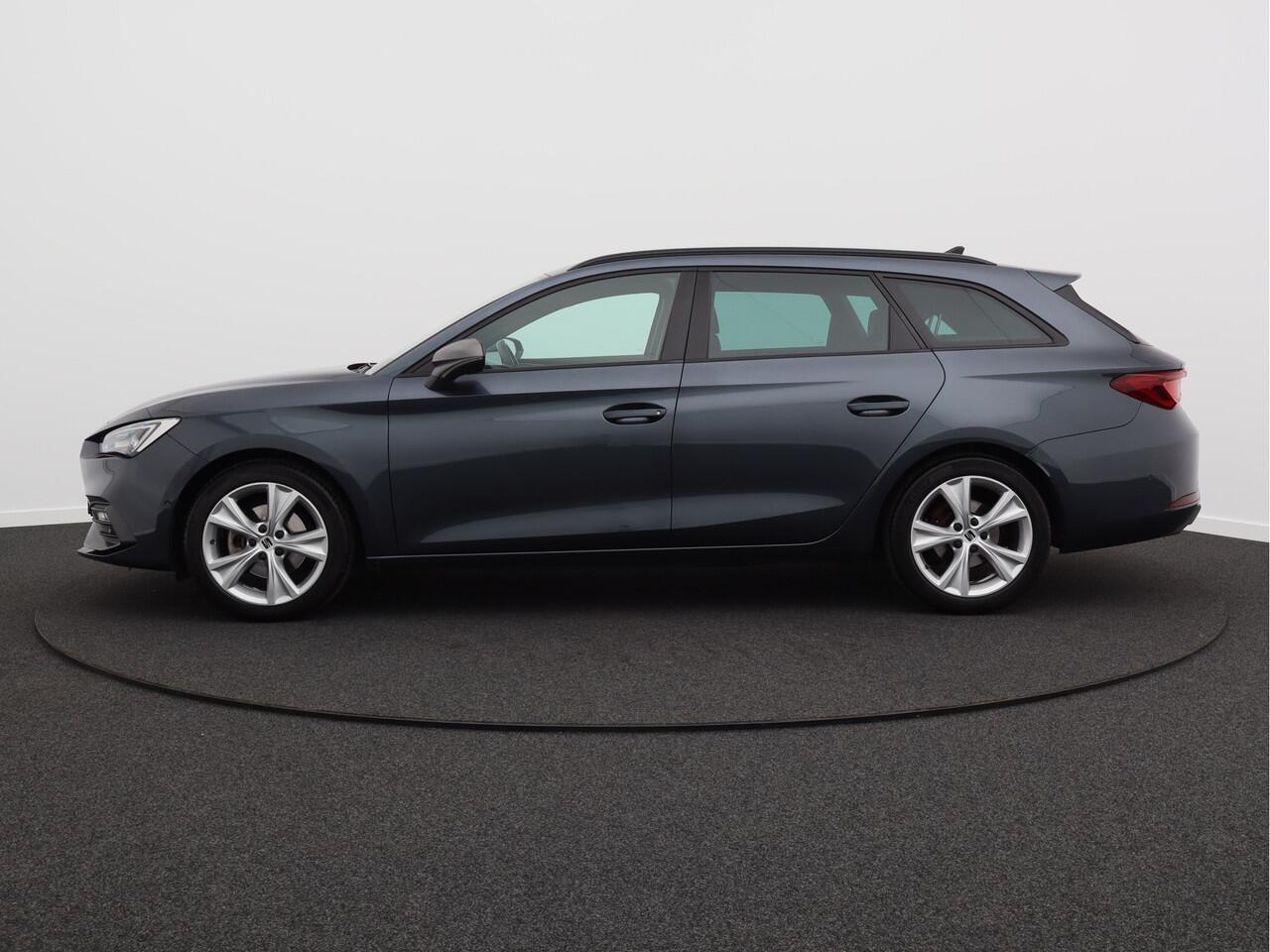 Seat LEON Sportstourer 1.5 eTSI FR Business Intense/ camera/ trekhaak/ zeer mooi!