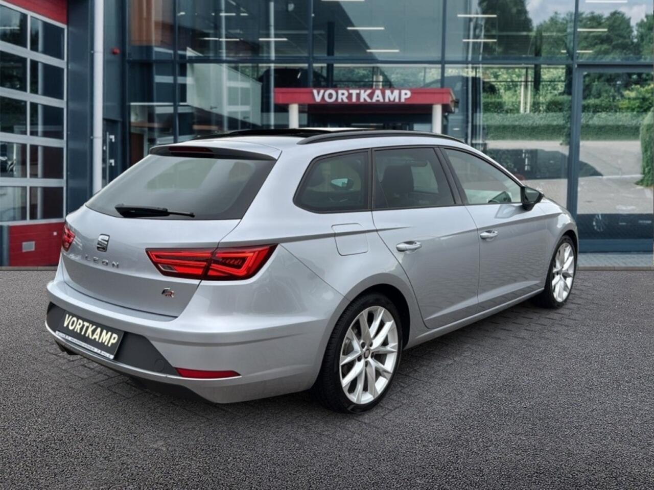 Seat LEON 2.0 TDI DSG FR PANO-DAK/CAMERA/BEATS-AUDIO/NAVI/CARPLAY/ACC/STOELVERW