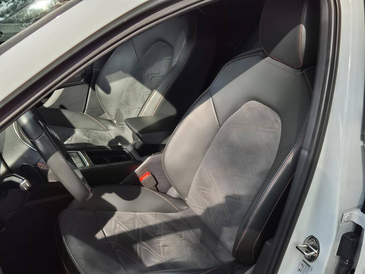 Seat LEON Sportstourer 1.4 TSI eHybrid PHEV FR | LM Velgen | ECC | PDC + Camera | Navigatie