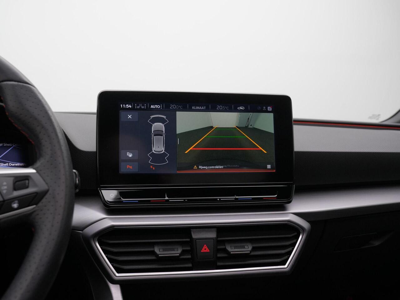 Seat LEON 1.0 TSI 110 pk FR | Panoramadak | Stuur-/stoelverwarming | Achteruitrijcamera | Adaptive Cruise