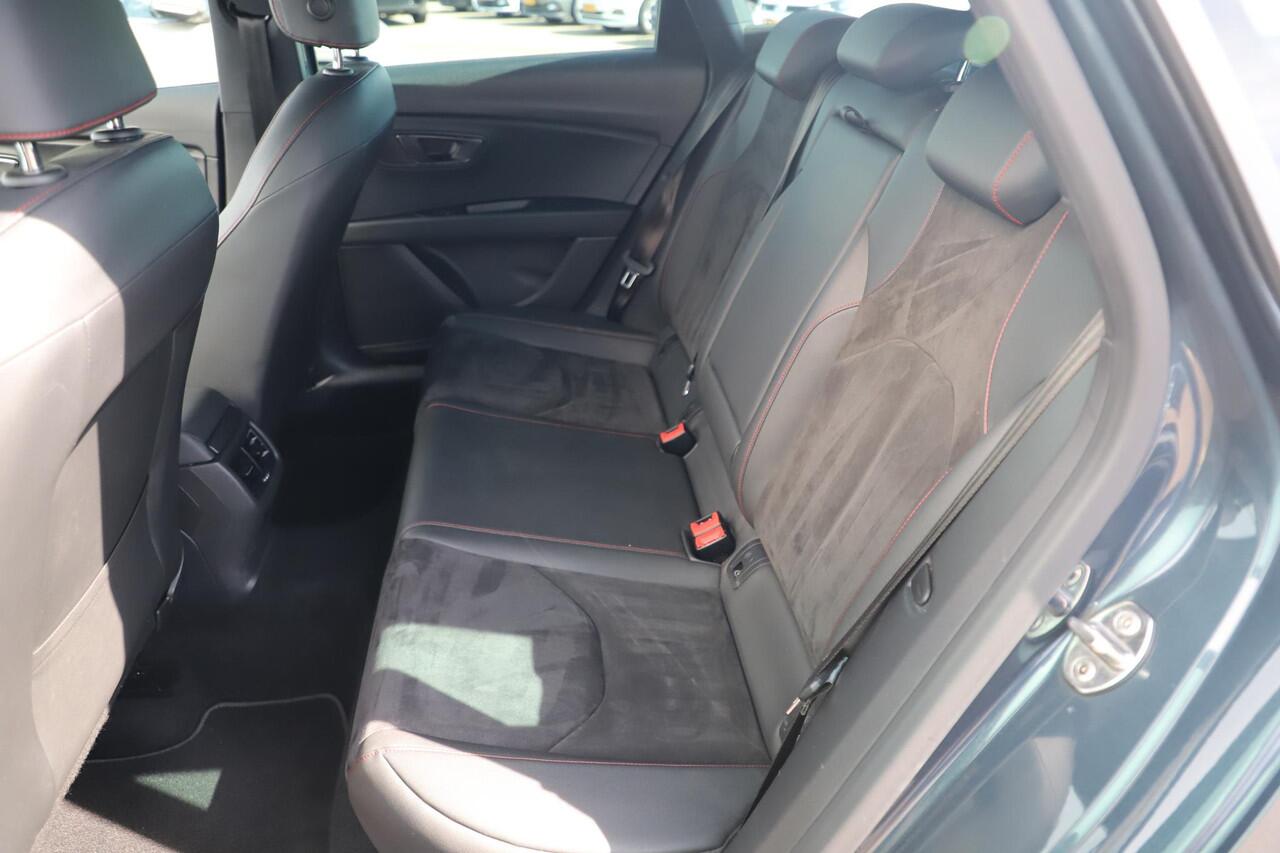 Seat LEON ST 1.5 TSI FR Business Intense 131PK Virtual Cockpit 18 inch LMV Half Leder Beats Audio Navigatie Clima Cruise Sfeerverlichting