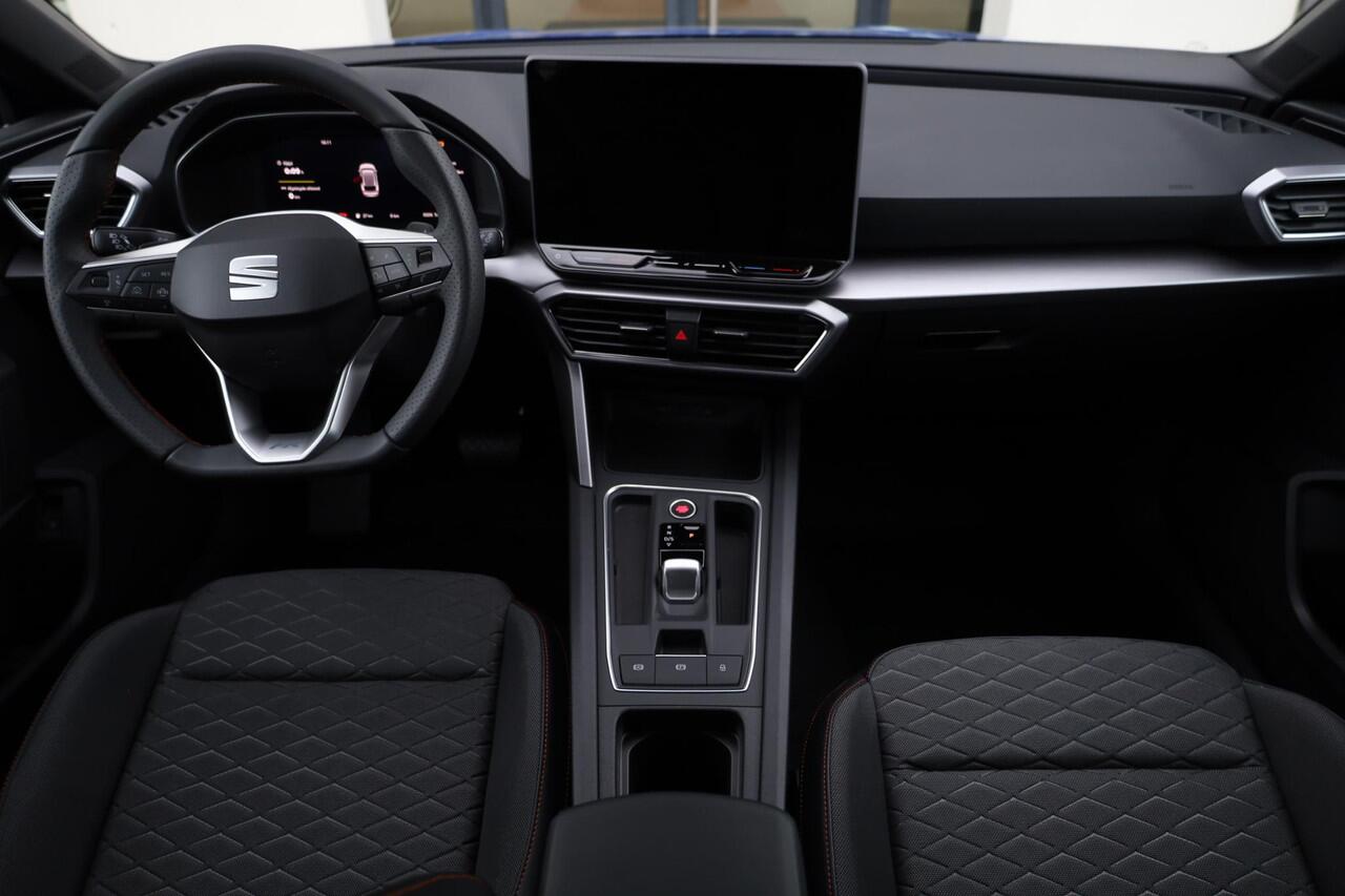 Seat LEON Sportstourer 1.5 TSI e-Hybrid FR Business 204PK / 150kW, Achteruitrijcamera, 3-zone Climatronic, Apple Carplay & Android Auto, dodehoeksensor, adaptive cruise control, grootlichtassistent, keyless start, volledig digitaal instrumentenpaneel (Virtual Cockp