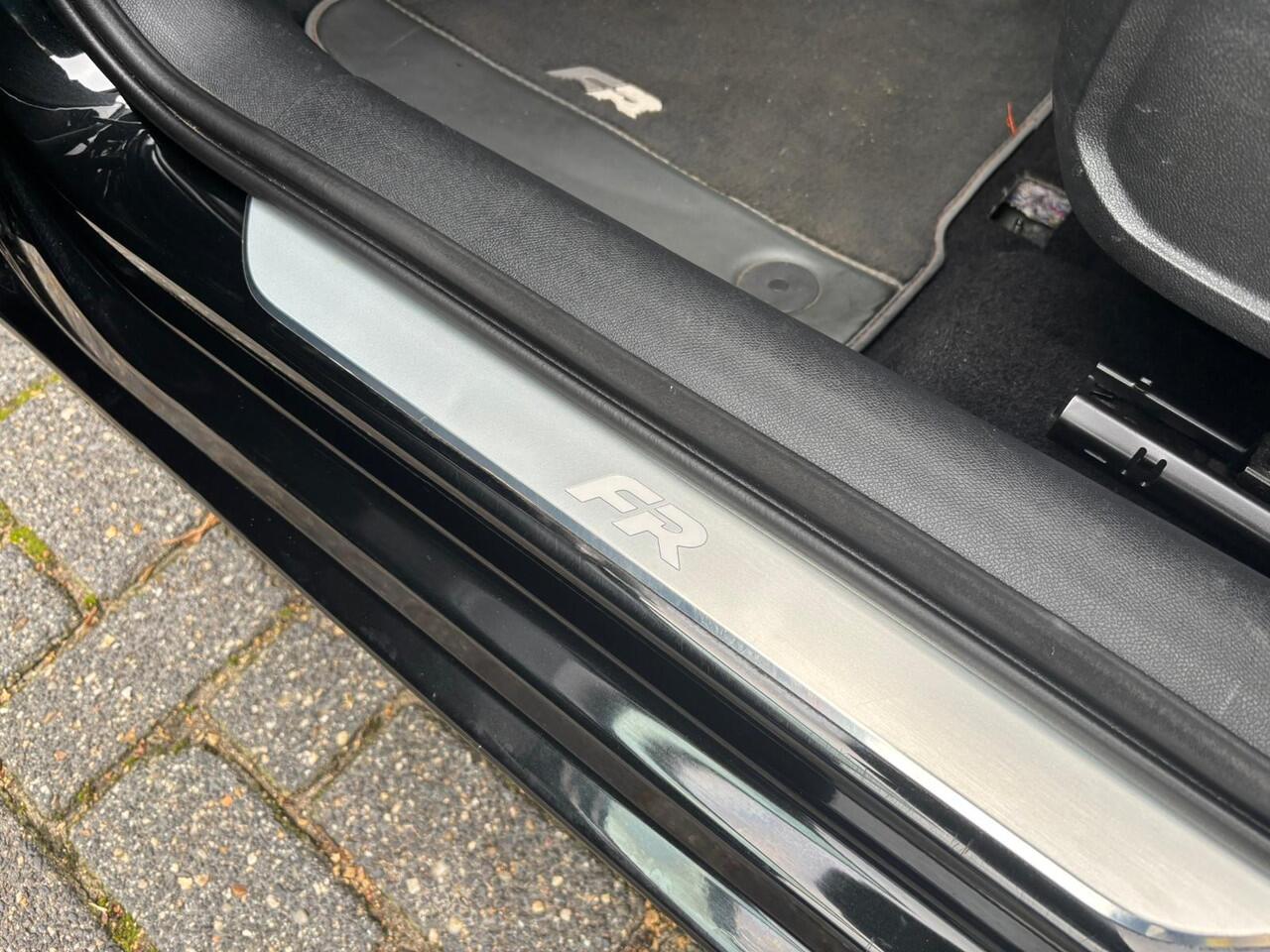 Seat LEON Sportstourer 1.5 TSI FR Business Intense