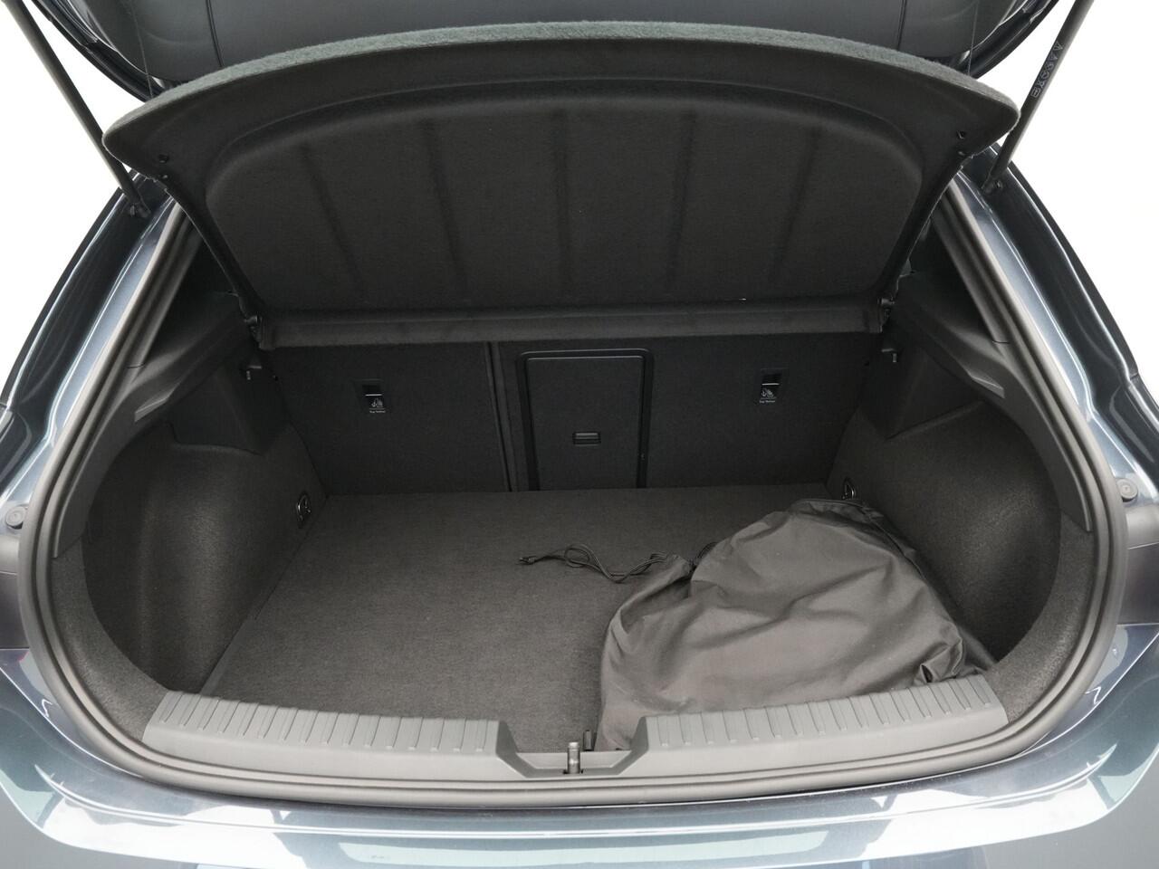 Seat LEON 1.4 TSI eHybrid PHEV 204pk FR Business Intense Panorama Navigatie Stoel/stuurverwarming Keyless Acc 341