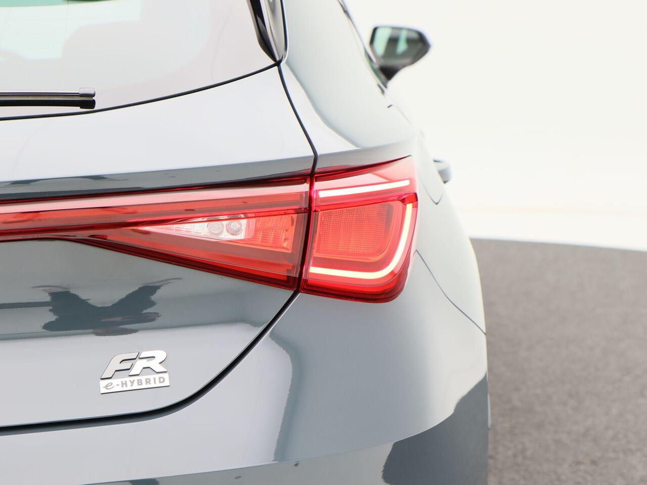 Seat LEON FR Business 1.5 TSI eHybrid PHEV 204pk | Trekhaak | Achteruitrijcamera | Navigatie | Cruise control