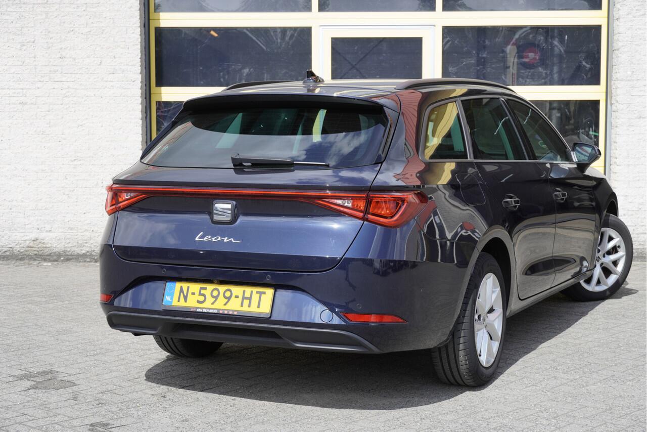 Seat LEON Sportstourer 1.0 eTSI Automaat! Style Business Intense BJ2021 Lmv 16" | Led | Pdc | Navi | Elek. trekhaak | Achteruitrijcamera | App-Connect | Virtual cockpit | Climate control | Cruise control | Extra getint glas