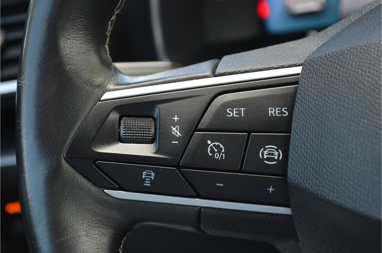 Seat LEON Sportstourer 1.5 TSI Virtual cockpit | Carplay | Adaptive cruise | LMV |