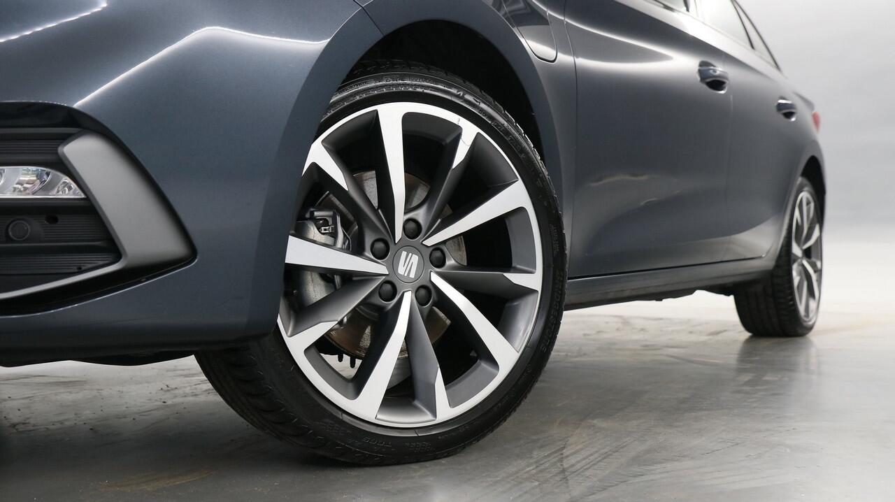 Seat LEON Sportstourer 1.5 TSI 204pk e-Hybrid FR Business DSG / Navigatie / Camera / Apple Carplay