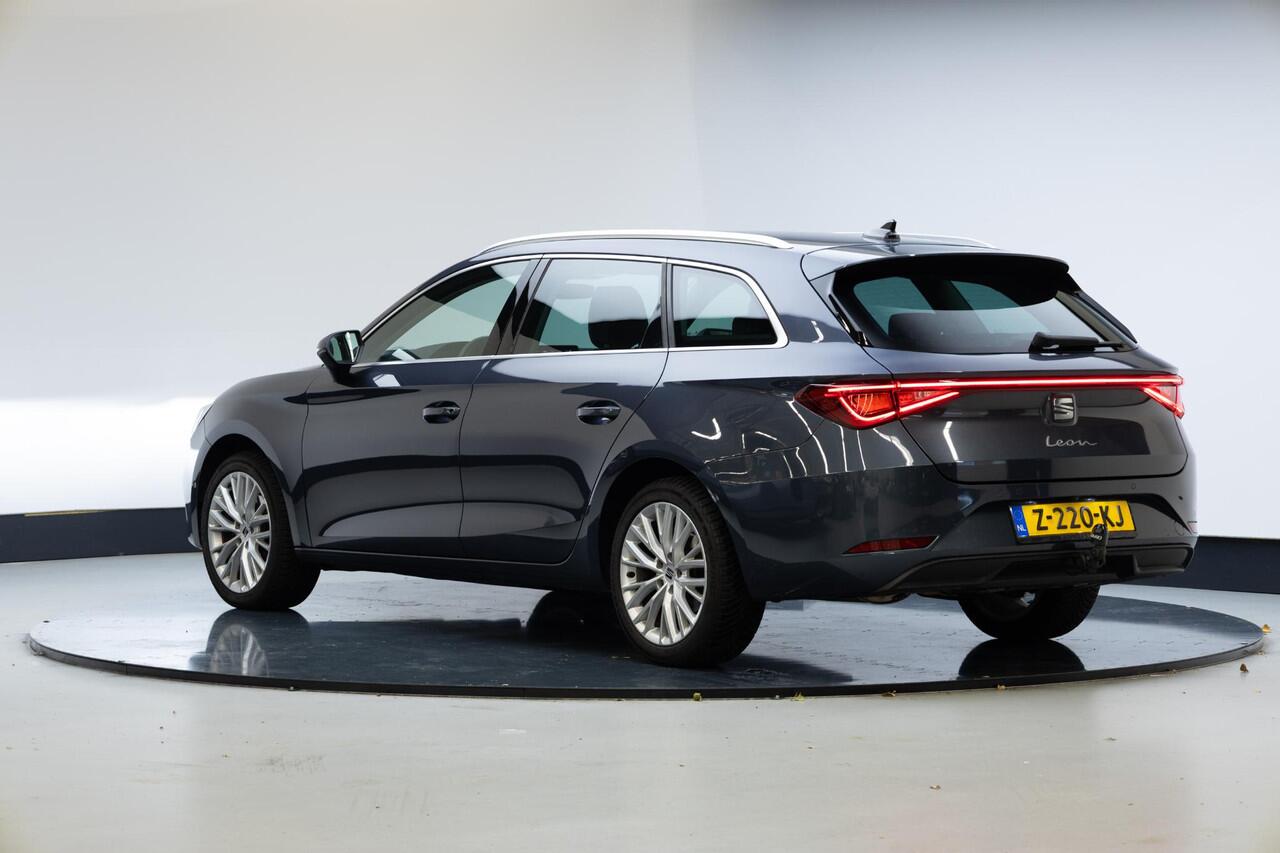 Seat LEON Sportstourer 1.5 eTSI Style Business Intense | Trekhaak | Carplay |
