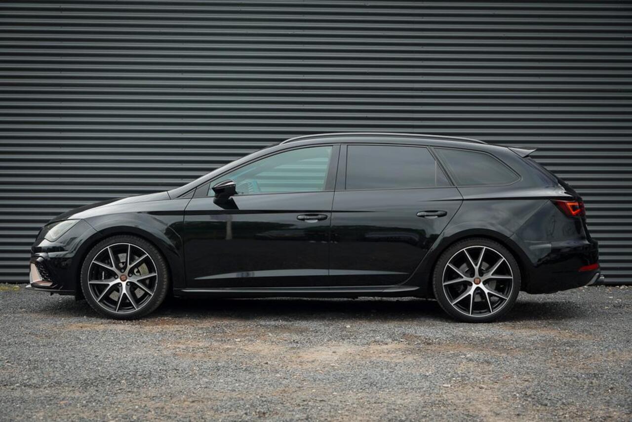 Seat LEON ST 2.0 TSI 4DRIVE CUPRA R Ultimate Edition / Pano / Carplay