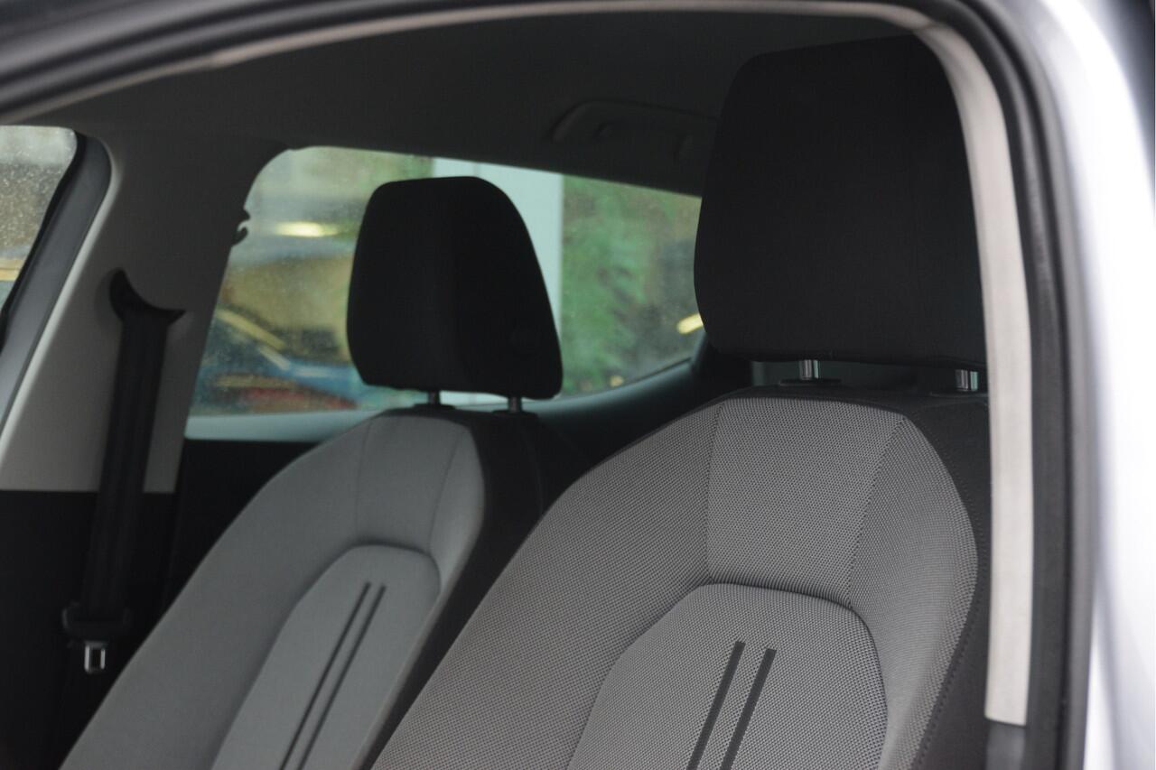 Seat LEON 1.0 TSI Style Business Intense Carplay | LED | DAB | Camera | LMV | Keyless