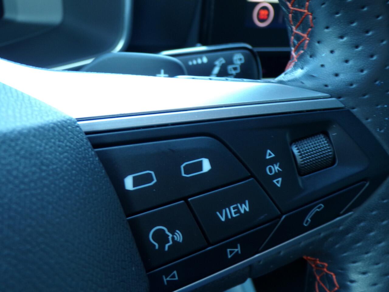 Seat LEON 1.5 eTSI FR Launch Edition 150 PK, Automaat / Carplay + Android Auto / Full LED / Virtual Cockpit / 18' Sportvelgen