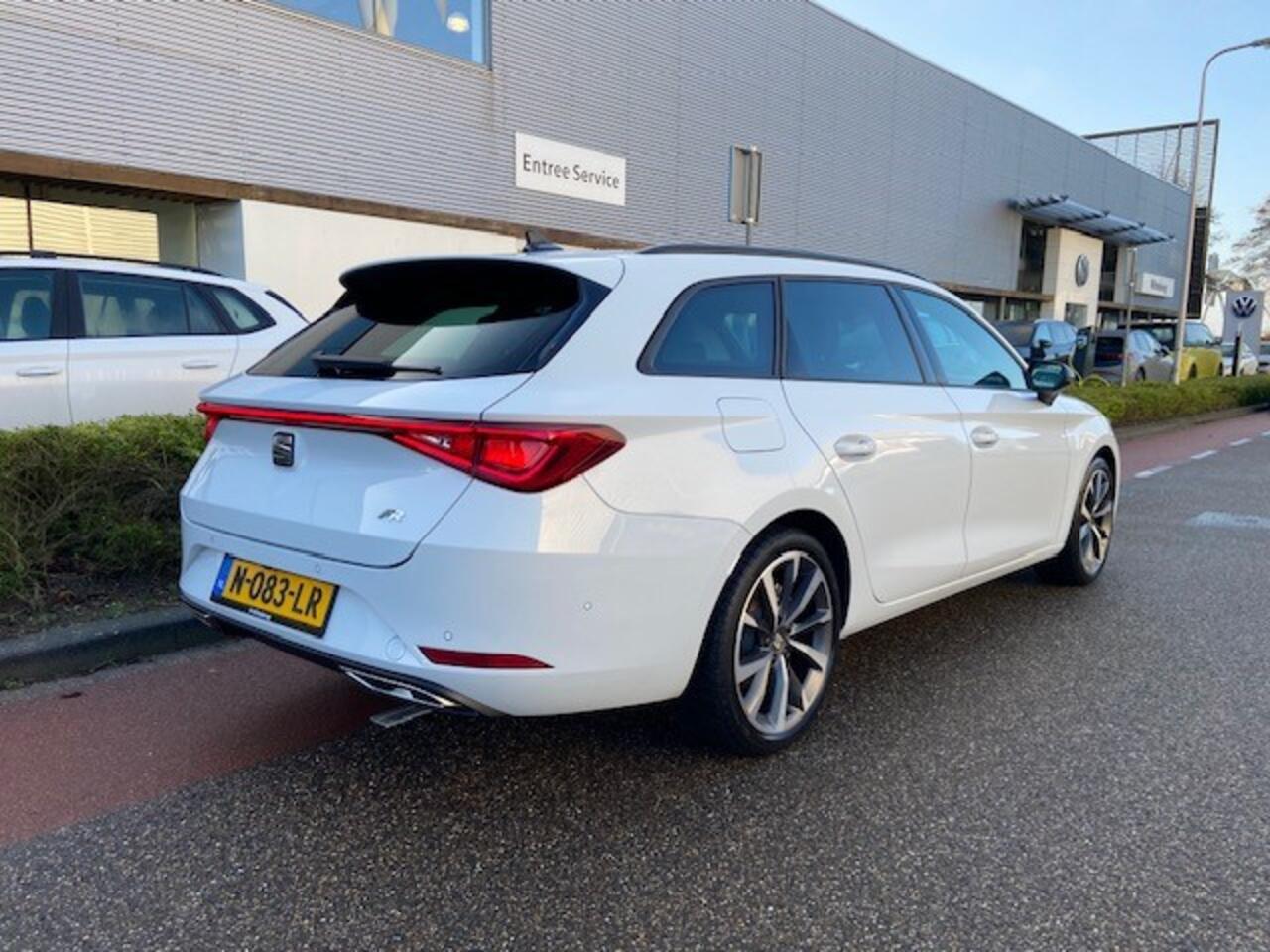 Seat LEON Sportstourer 1.0 eTSI FR Business Intense / Navi/ Camera/ CarPlay/ Virtual Cockpit