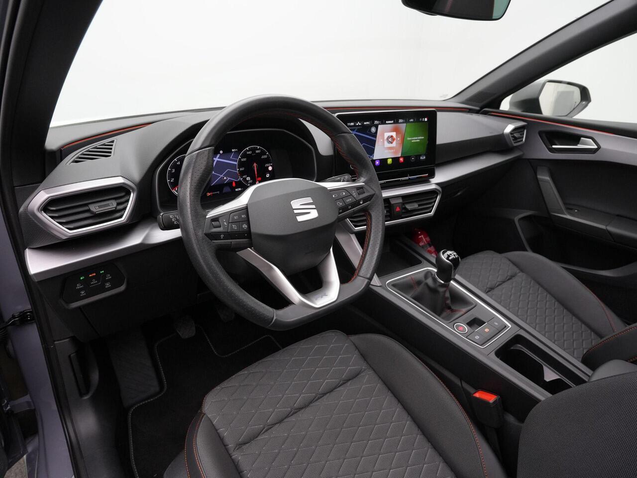 Seat LEON 1.0 TSI 110 pk FR | Panoramadak | Stuur-/stoelverwarming | Achteruitrijcamera | Adaptive Cruise