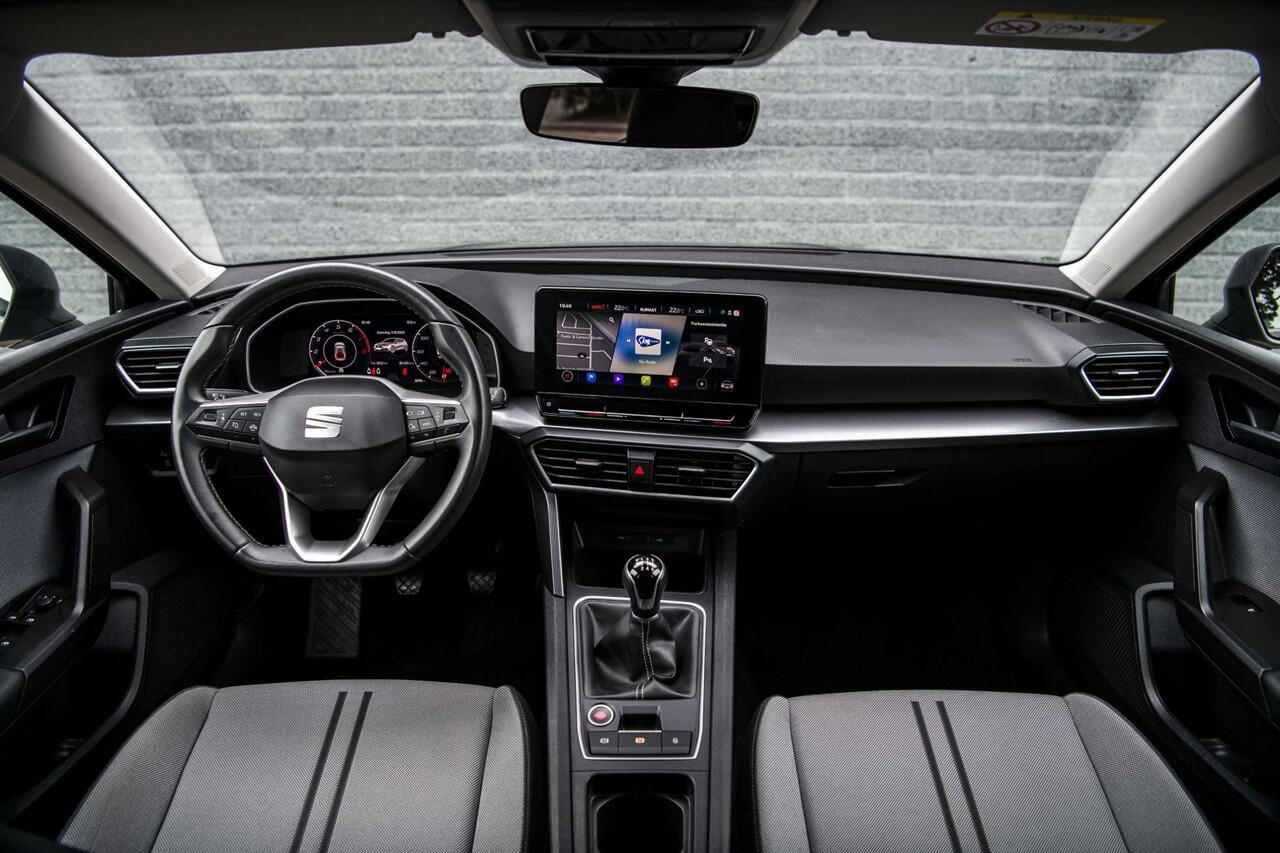 Seat LEON 1.0 TSi 110 pk Style Business Intense | LED Signature | 18" | Navigatie