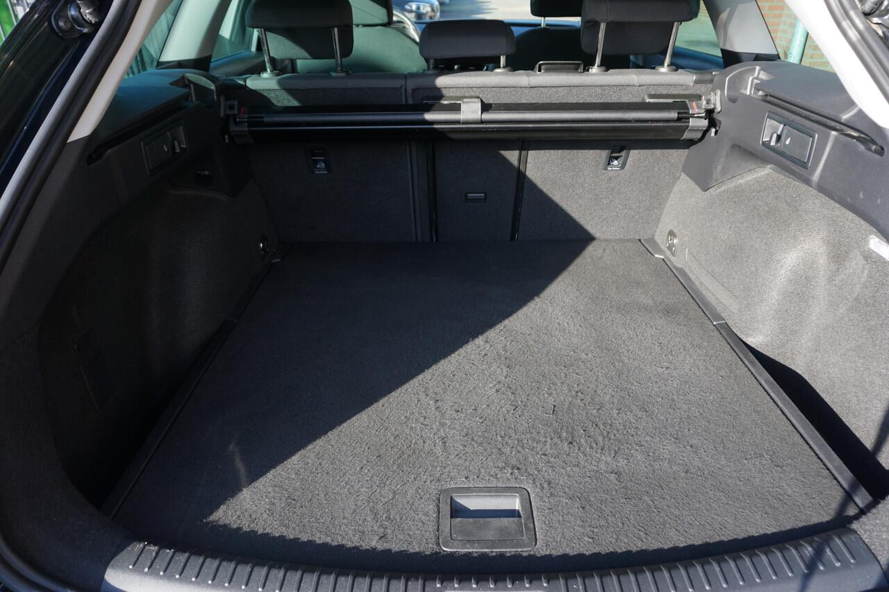 Seat LEON Sportstourer 1.5 eTSI 150PK AUTOMAAT STYLE CAMERA ANDROID-APPLECARPLAY(NAVI) STOEL+STUURVERWARMING PDC V+A ECC AIRCO CRUISECONTROL BLUETOOTH LMV ENZ...