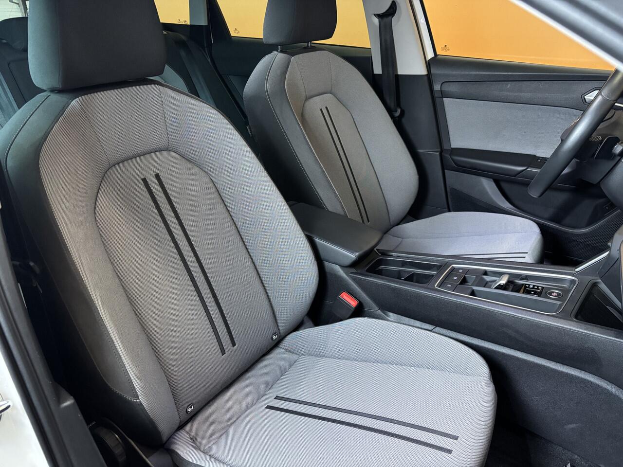 Seat LEON Sportstourer 1.5 eTSI Style Launch Edition automaat | navigatie cruise control | pdc