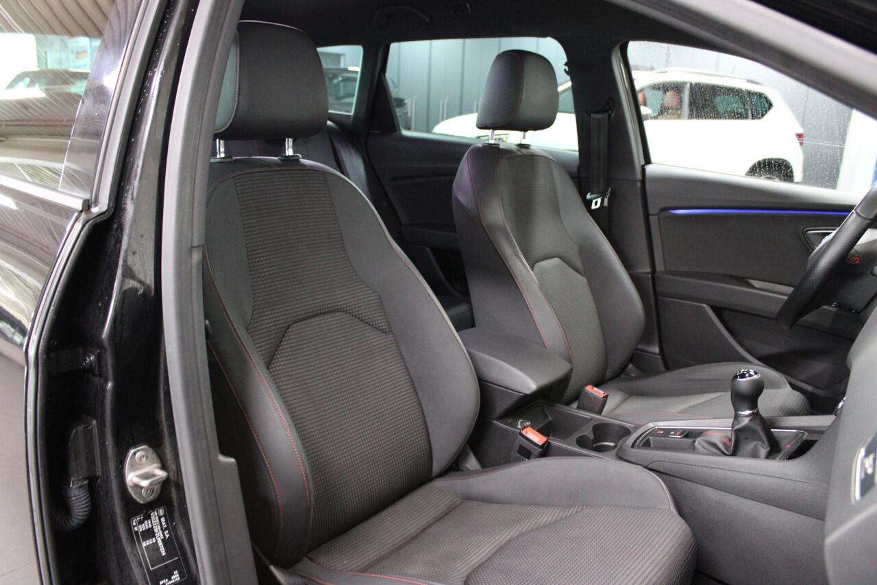 Seat LEON Sportstourer 1.5 TSI FR Business Intense / Stoelverwarming / Navi. / Afneembare trekhaak /