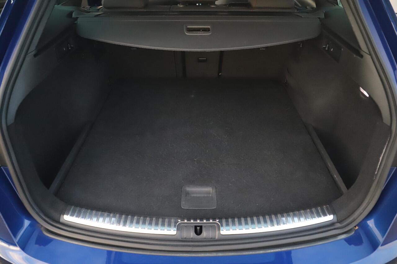 Seat LEON ST 1.0 TSI FR Business Intense 116PK Virtual Keyless 17 inch Navigatie Achteruitrijcamera Stoelverwarming Sfeerverlichting Adaptive Cruise Parkeersensor Beats Audio