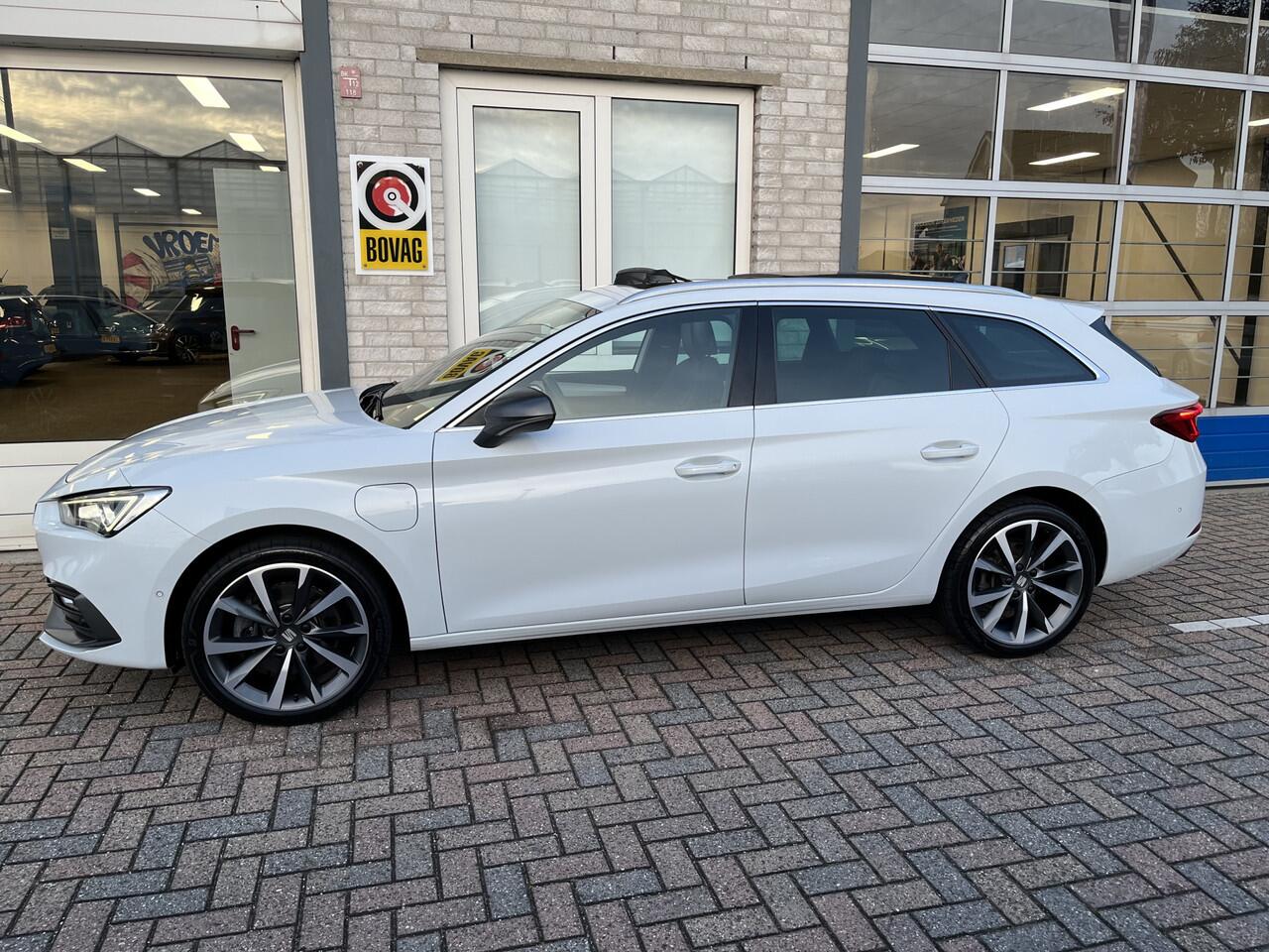 Seat LEON Sportstourer 1.4 TSI eHybrid PHEV FR Business Intense / AUTOMAAT/ PANO/ FULL LINK/ PARK. SENSOREN + CAMERA/ ADAPT. CRUISE/ STOEL-STUUR VERWARM./ RIJ-MODI