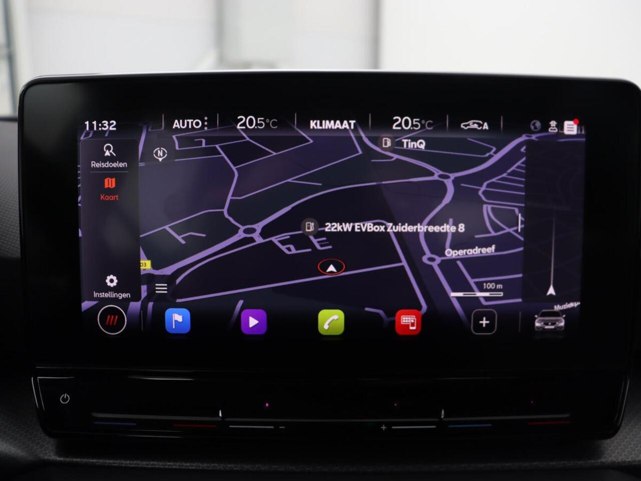 Seat LEON 1.0 eTSI Style | Trekhaak | Camera | Carplay | Full LED | Navigatie | Cruise control | Parkeerhulp | Climate control | Bluetooth