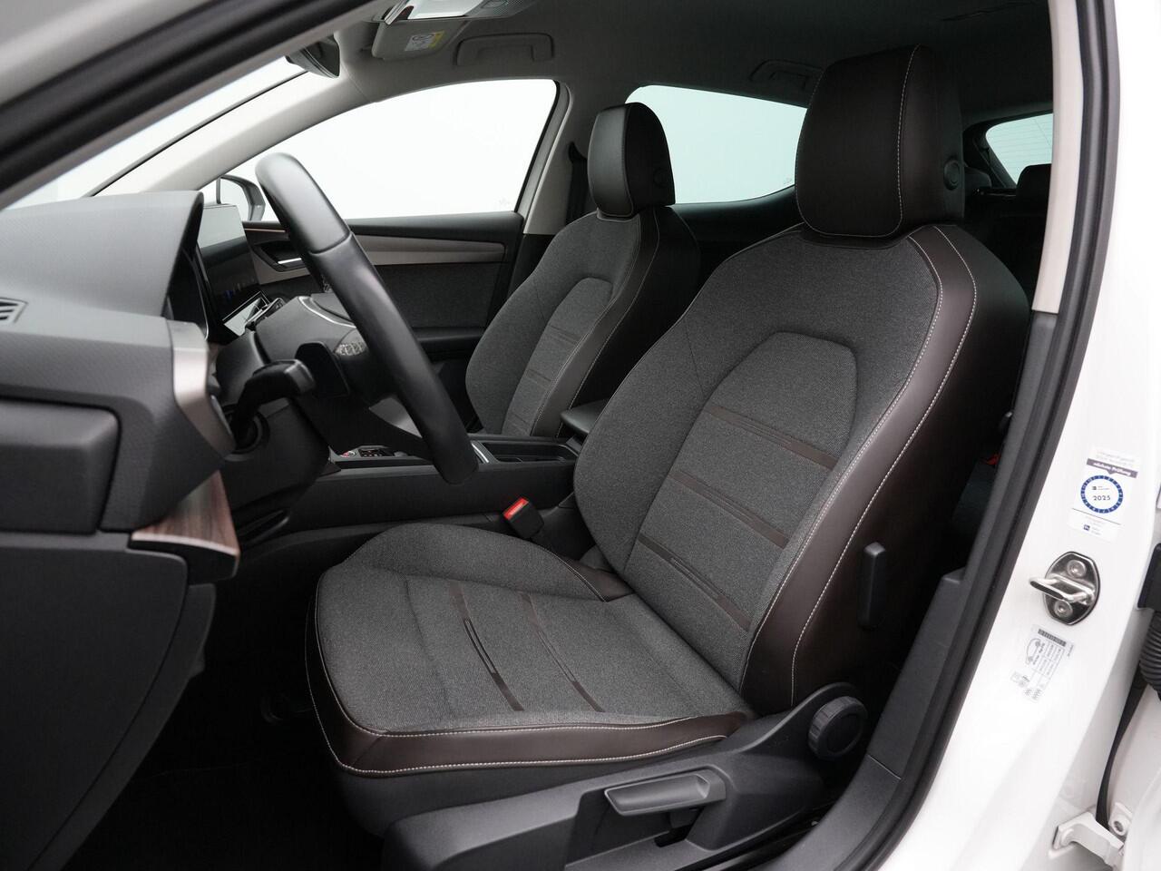 Seat LEON 1.4 TSI eHybrid 204 pk DSG PHEV Xcellence | Stuur-/stoelverwarming | Navigatie | Parkeersensoren voor/achter