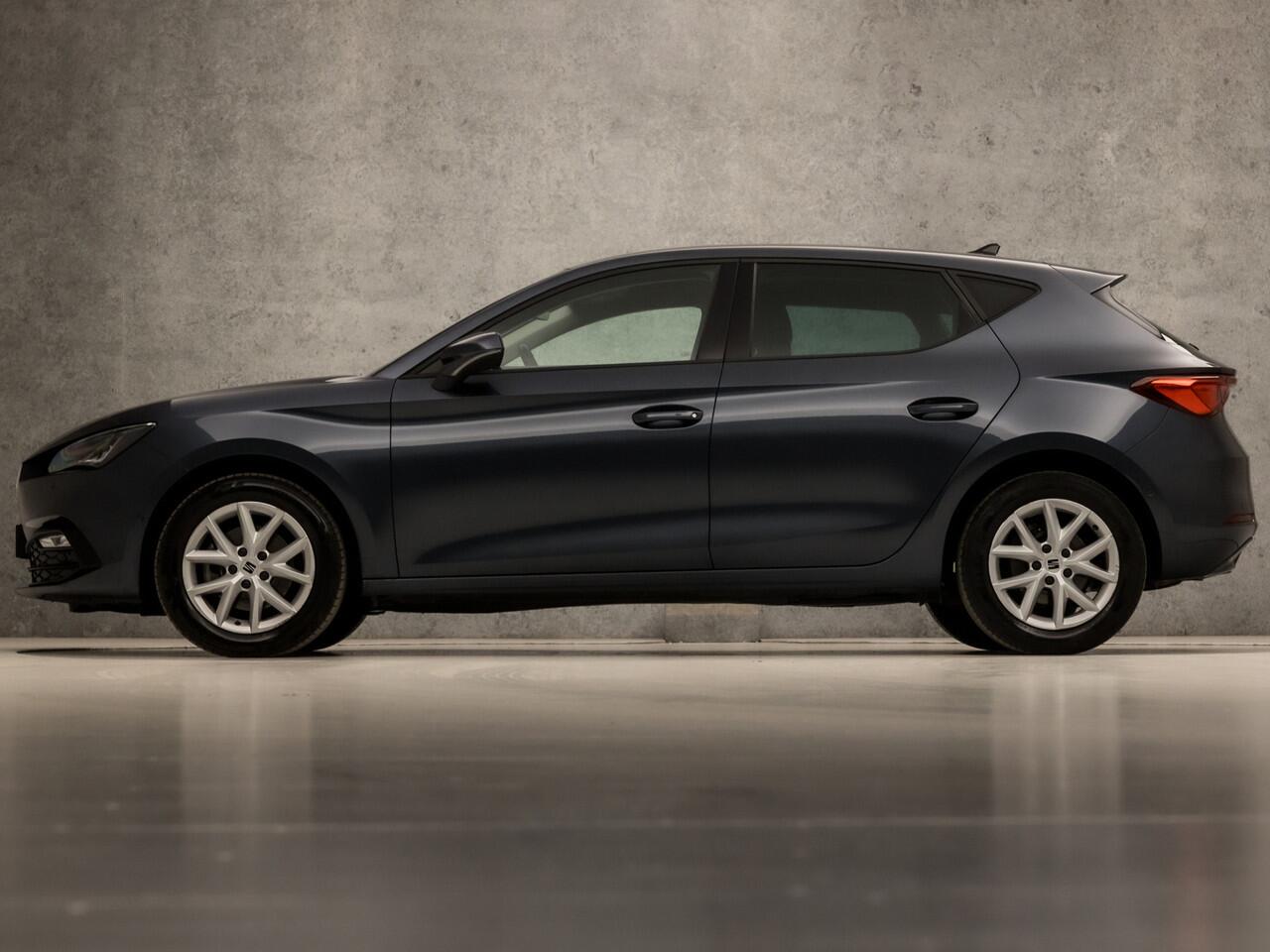 Seat LEON 1.0 TSI Sport (VIRTUAL COCKPIT, APPLE CARPLAY, GROOT NAVI, STUUR/STOELVERWARMING, ADAPTIVE CRUISE, KEYLESS, SPORTSTOELEN, CAMERA, LANE ASSIST, DAB+, NIEUWSTAAT)