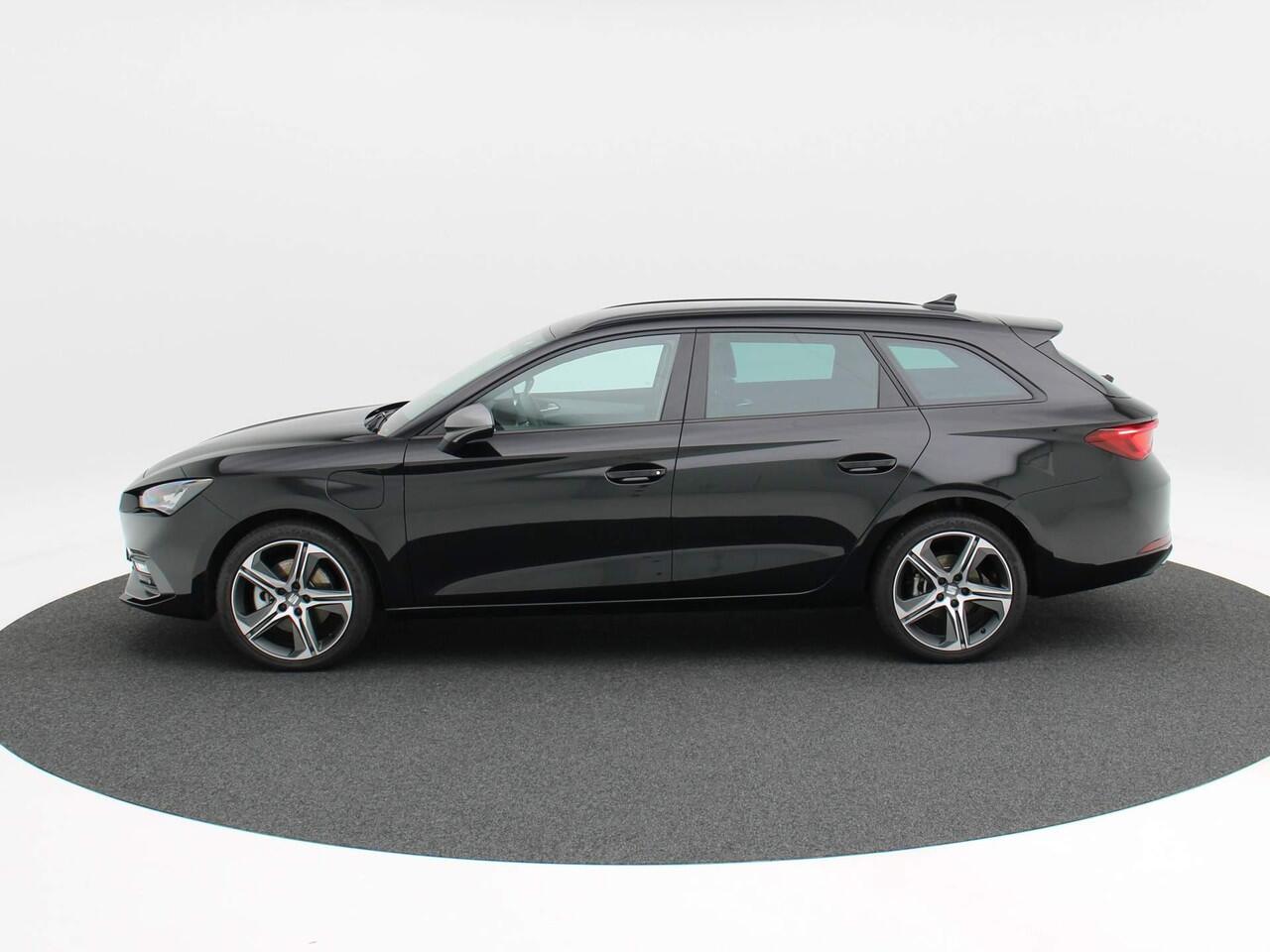 Seat LEON Sportstourer 1.5 TSI e-Hybrid FR PHEV First Edition Adaptive Cruise | Carplay| Camera | Privacy Glas | Parkeersensoren | Climate Control | 18 Inch | 20.253 Km!!