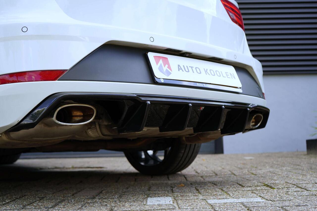 Seat LEON 2.0 TSI CUPRA 300 4-drive Pano/Schaal/Virtual/Maxton/Keyless/LED/Carplay