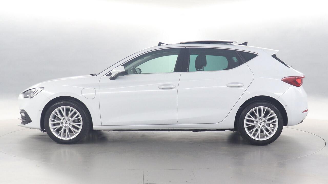 Seat LEON 1.4 TSI eHybrid 204pk PHEV Excellence / Panoramadak / Camera / Adaptive Cruise