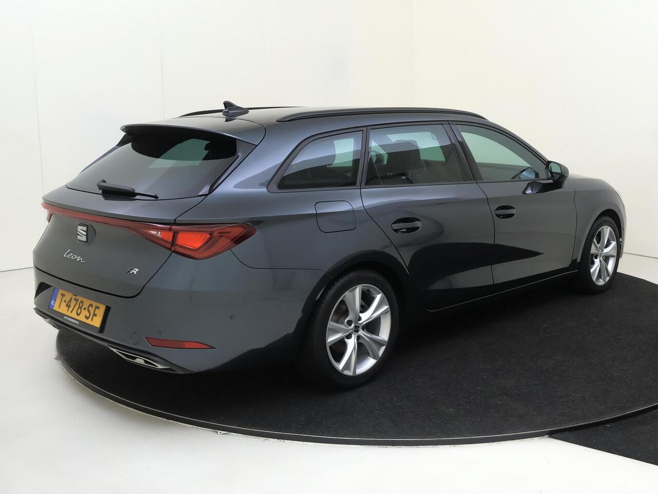 Seat LEON Sportstourer 1.0 eTSI FR Business Intense | Trekhaak | Parkeerassistent | 3-zone airco | Adaptieve cruise control | Achteruitrijcamera | Dodehoek detectie |