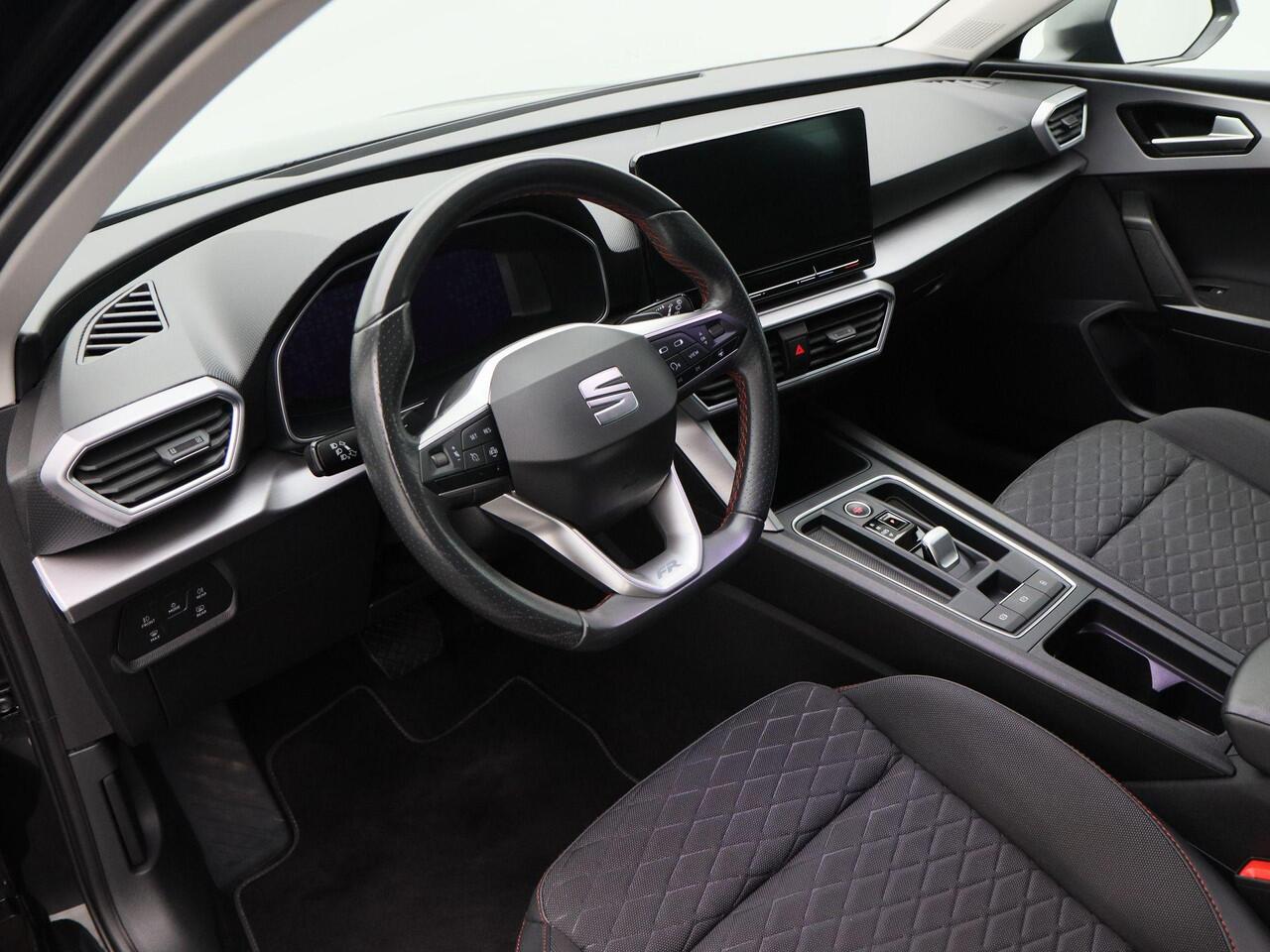 Seat LEON 1.4 TSi 204 Pk Phev eHybrid FR Business Intense | LED | Sensoren | Carplay | Navigatiesysteem | Stoel Verwarming | Climate Control | Privacy Glass | 17 Inch | 63.623 Km!!