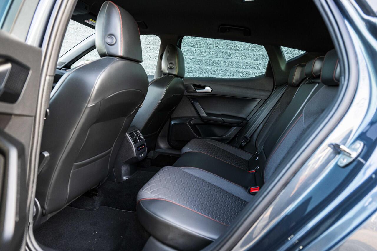 Seat LEON 1.5 TSi 150 pk FR Launch Edition | Virtual Cockpit | Signature LED