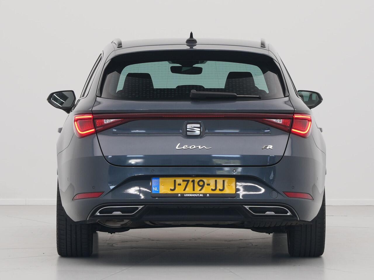 Seat LEON Sportstourer 1.5 TSI FR Launch Edition Navigatie Sideassist Stoelverwarming Parkassist Carplay 245