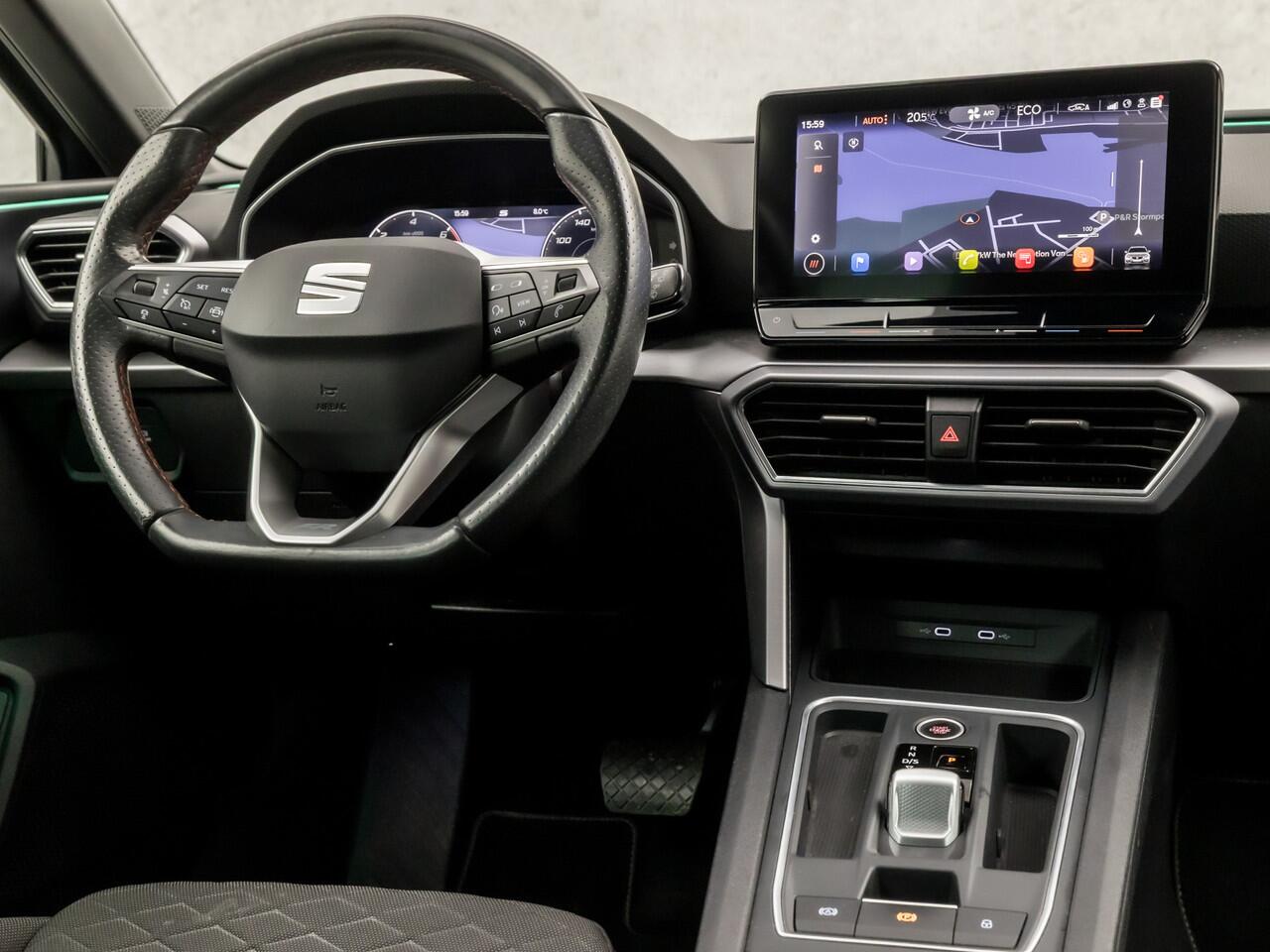 Seat LEON Sportstourer 1.4 TSI FR eHybrid PHEV Sport 204Pk Automaat (APPLE CARPLAY, GROOT NAVI, CAMERA, SFEERVERLICHTING, LEDER, SPORTSTOELEN, TREKHAAK, KEYLESS, ADAPTIVE CRUISE, NIEUWSTAAT)