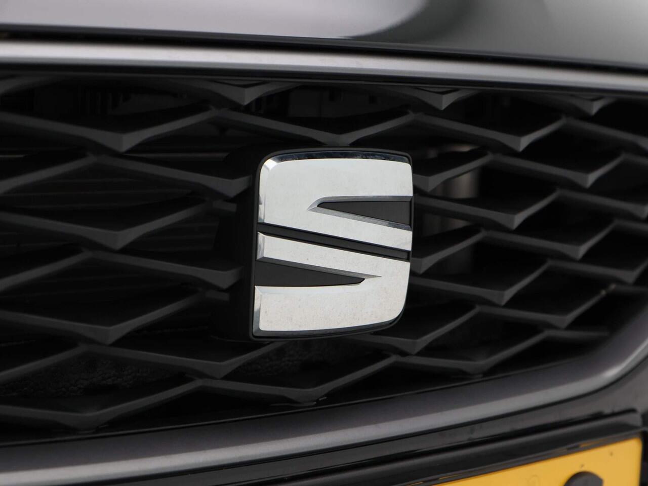 Seat LEON Sportstourer 1.5 TSI e-Hybrid FR PHEV First Edition Adaptive Cruise | Carplay| Camera | Privacy Glas | Parkeersensoren | Climate Control | 18 Inch | 20.253 Km!!