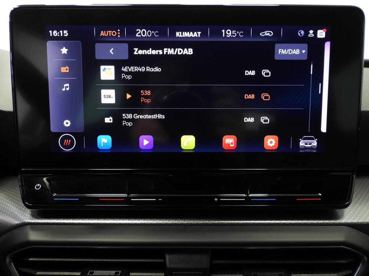 Seat LEON Sportstourer 1.0 eTSI Aut. Style Business Intense NAVI/CAMERA/LED/TREKH./17"LMV!