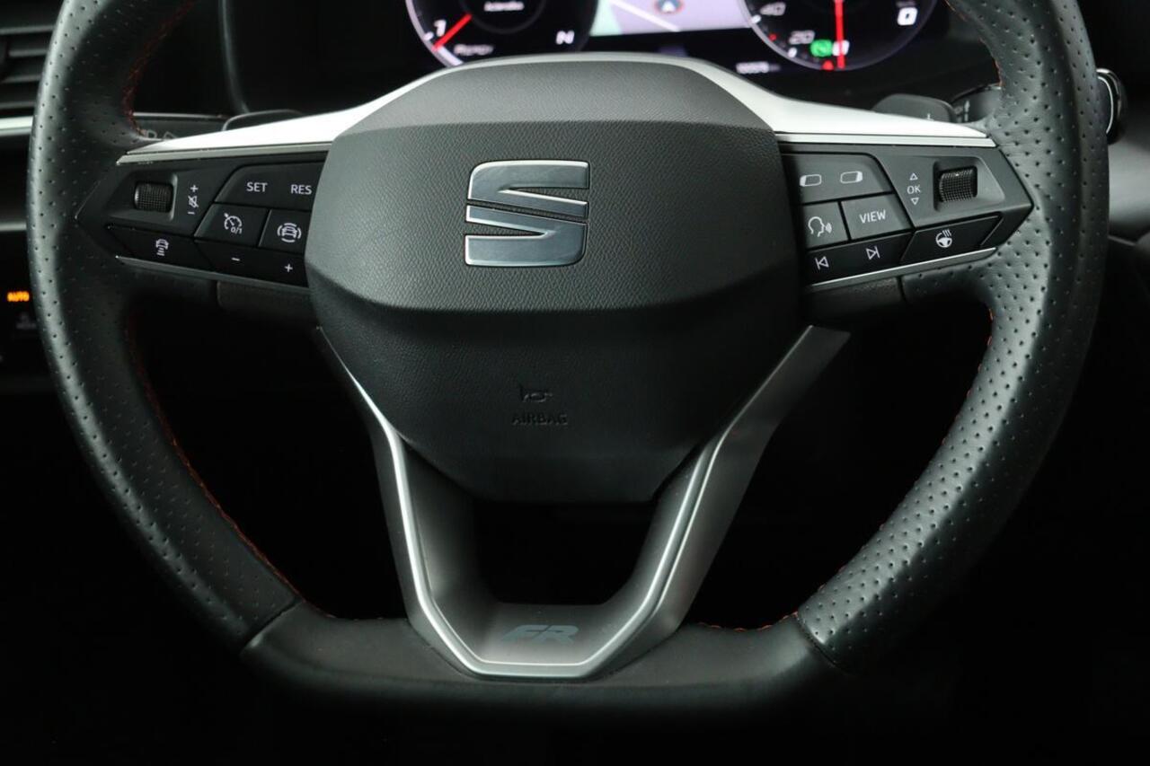 Seat LEON 1.5 eTSI FR Launch Edition | Carplay | Stoel & stuurverwarming | Camera | Adaptive cruise | Navigatie | Keyless | Full LED | Sportstoelen