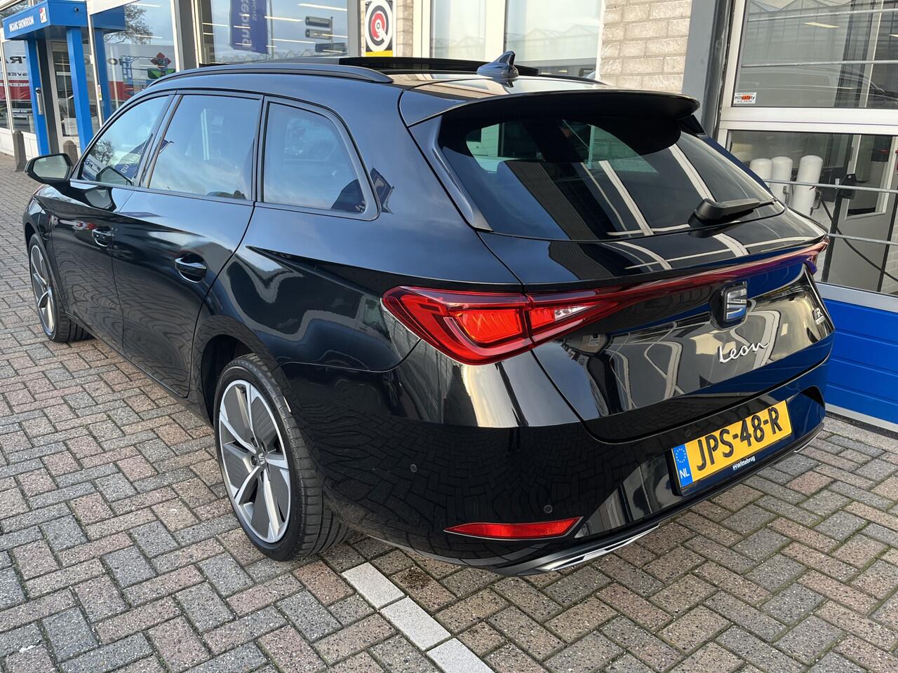 Seat LEON Sportstourer 1.4 TSI eHybrid PHEV FR / AUTOMAAT/ PANO/ FULL LINK/ STOEL + STOELVERW./ ELEK. STOELEN/ PARK. SENSOREN + CAMERA/ LED/ ADAPT. CRUISE/ DAB/ 18'' LMV